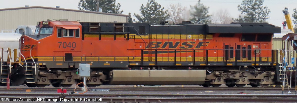 BNSF 7040